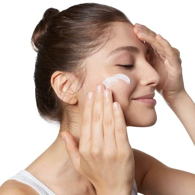 CeraVe Ultra-Light Face Lotion Moisturizer SPF 30 1.7oz - Imperfect Box - Image 8