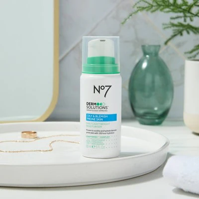 No7 Derm Solutions Daily Lightweight Moisturizer 3oz - Imperfect Container - Image 4