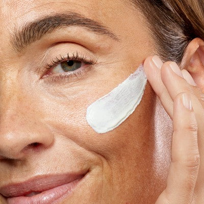 No7 Future Renew Damage Reversal Day Cream SPF 25 1.69 fl oz - Imperfect Box - Image 5