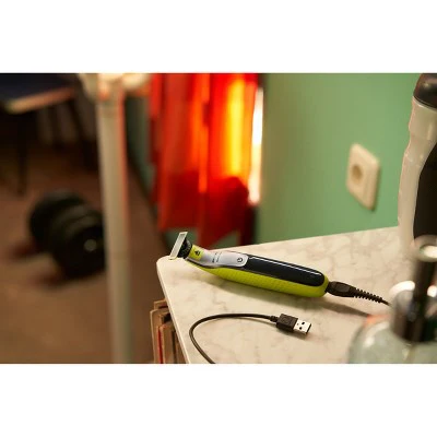 Philips Norelco OneBlade 360 Face & Body Rechargeable Men's Electric Shaver and Trimmer QP2834/70 - Imperfect Box - Image 5