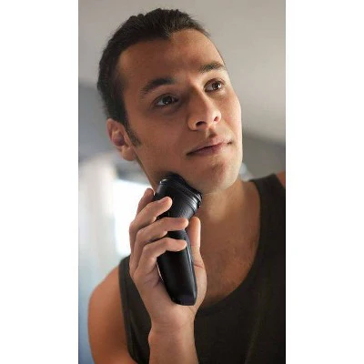 Philips Norelco Wet & Dry Men's Rechargeable Electric Shaver 2600 - Imperfect Box - Image 11