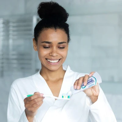 Sensodyne ProNamel Gentle Whitening Toothpaste for Sensitive Teeth 4oz - Imperfect Box - Image 2