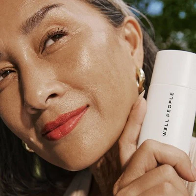 Well People Daygleamer Mineral Sunscreen Serum SPF 34 1.7 fl oz - Imperfect Box - Image 9