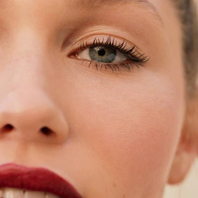 Well People Expressionist Pro Mascara Pro Black 0.26 fl oz - Imperfect Box - Image 5
